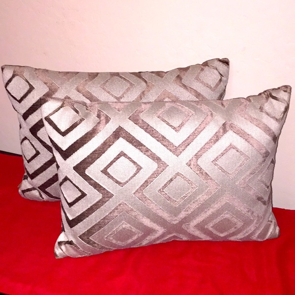 🆕 World Market Lumbar Pillows (Set of 2) - Picture 2 of 10